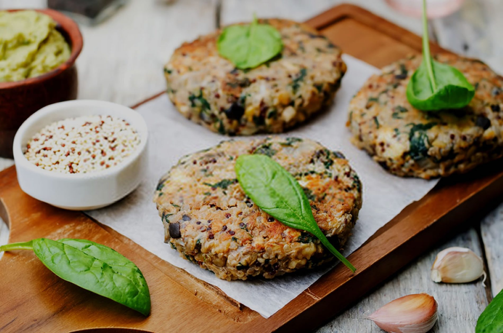Sanduíche vegetariano com hambúrguer de quinoa Receitas Fitness